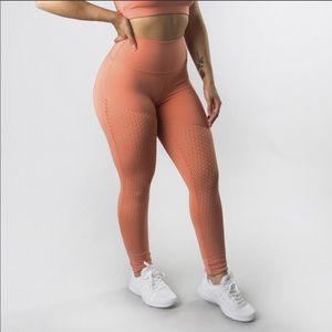 Buffbunny Posh Leggings in Peach 🍑
